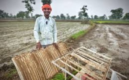 खेती की नई तकनीकों से रूबरू हो रहे किसान, अधिकारी दे रहे जानकारी