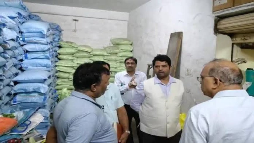 उर्वरक फैक्ट्री का शासन सचिव ने किया निरीक्षण,  दिए जरूरी निर्देश