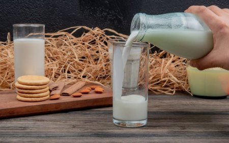 इन 3 आसान घरेलू नुस्खे से आप सिर्फ 1 मिनट में असली-नकली दूध की कर सकते हैं पहचान